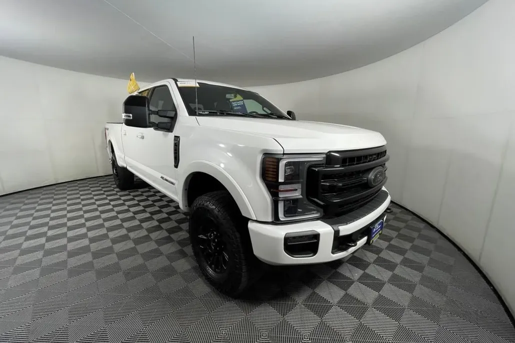 2022 Ford F-250 Lariat photo 1
