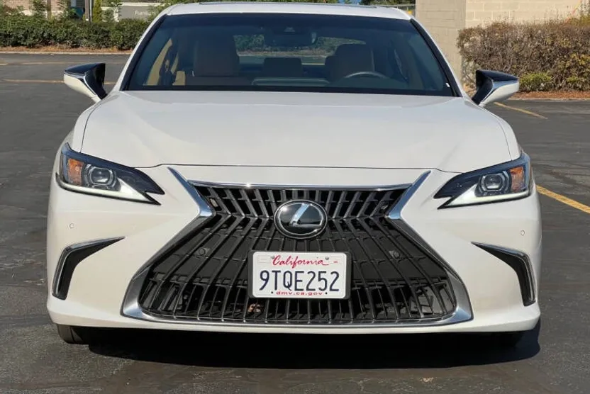 2022 Lexus ES 350 photo 1