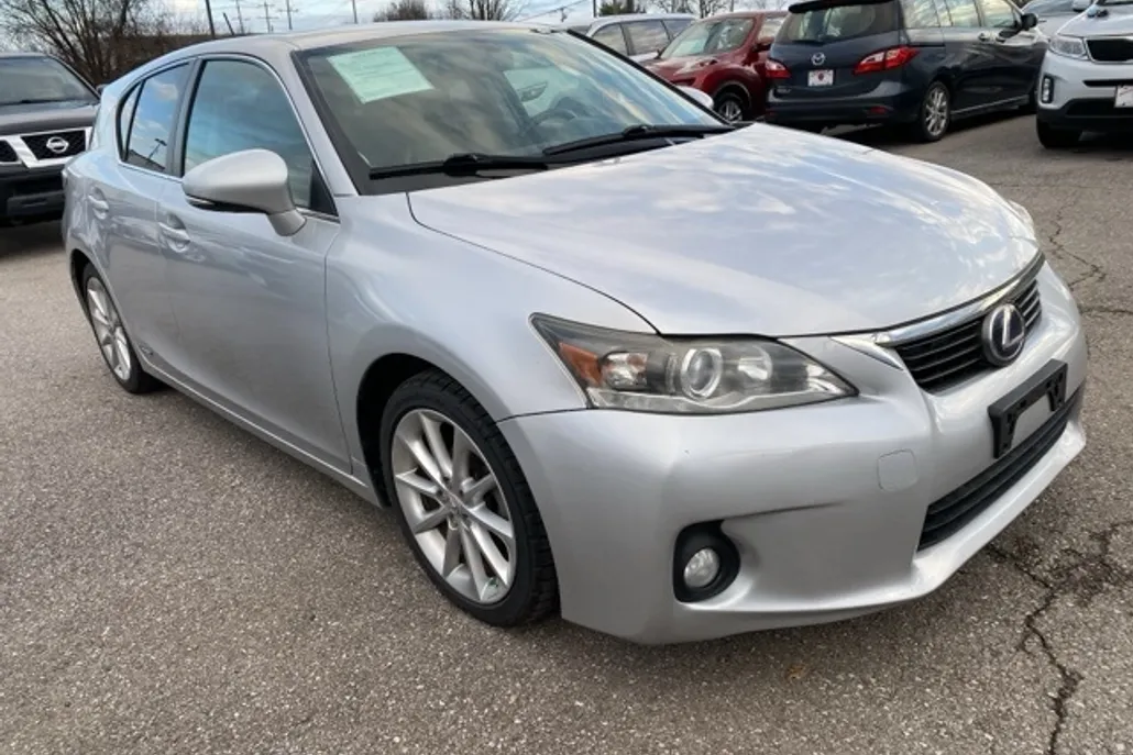 2012 Lexus CT 200h photo 1