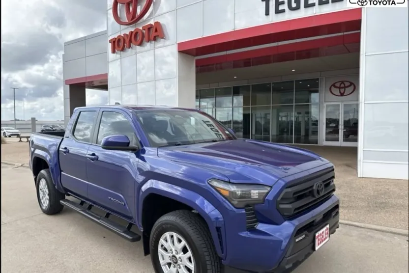 2024 Toyota Tacoma SR5 photo 1