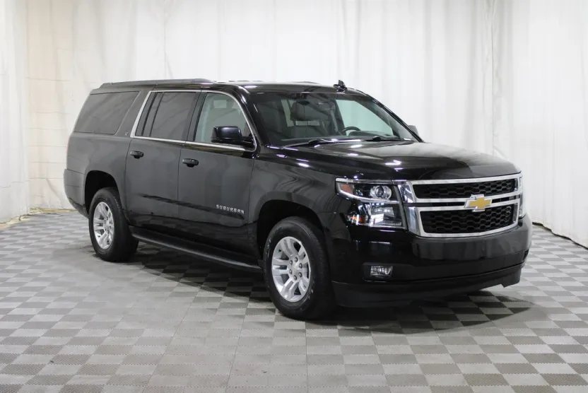 2020 Chevrolet Suburban LT photo 1