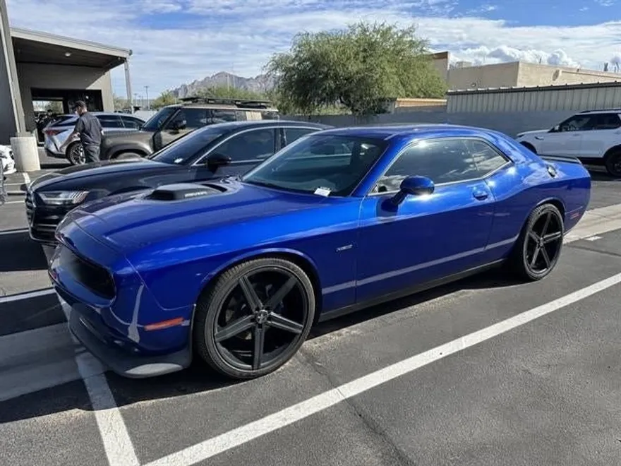 2019 Dodge Challenger R/T photo 1
