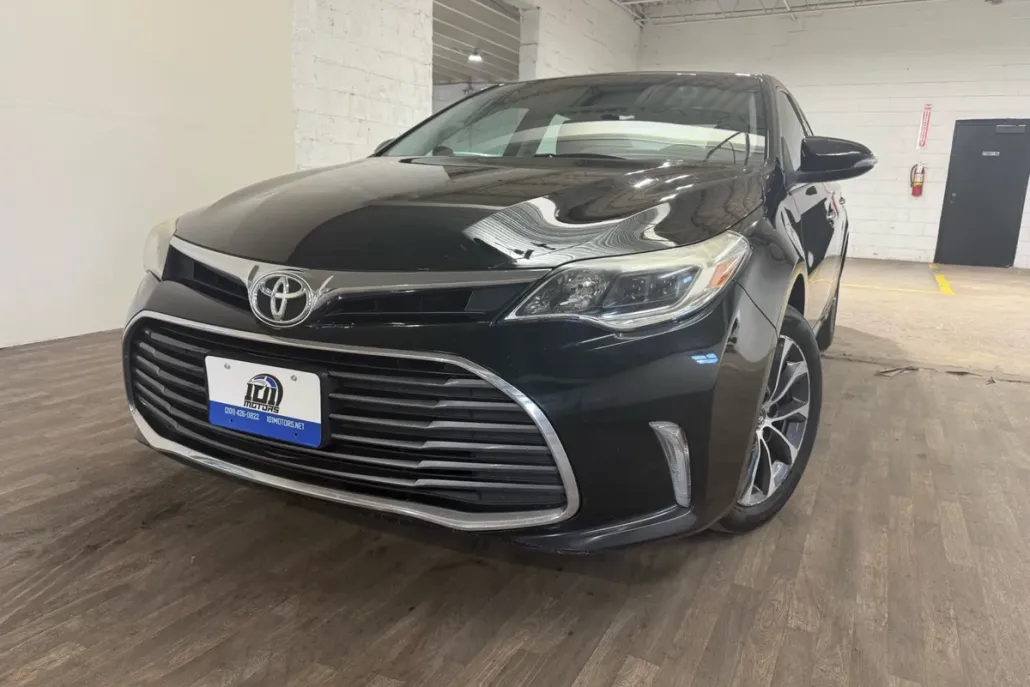 2016 Toyota Avalon XLE photo 1