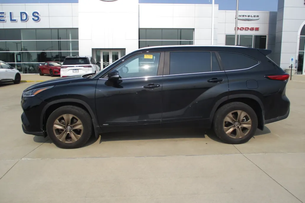 2023 Toyota Highlander Hybrid XLE photo 1