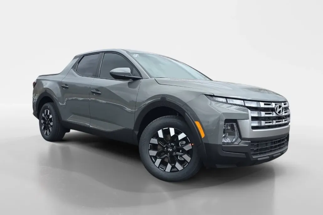 2025 Hyundai Santa Cruz SE photo 1
