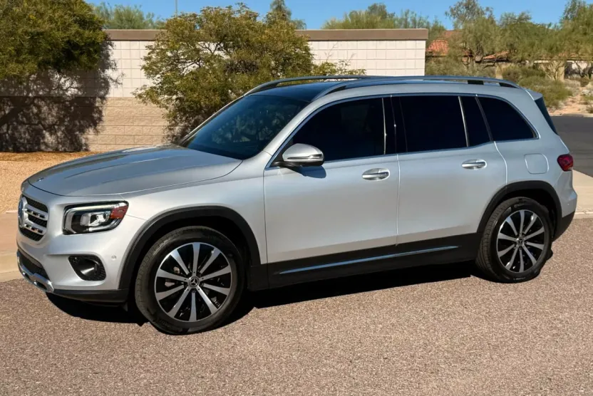 2020 Mercedes Benz GLB 250 4MATIC photo 1