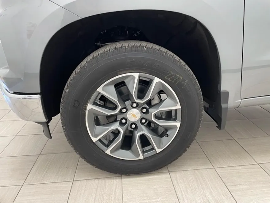 2026 Chevrolet Silverado 1500 LT photo 1