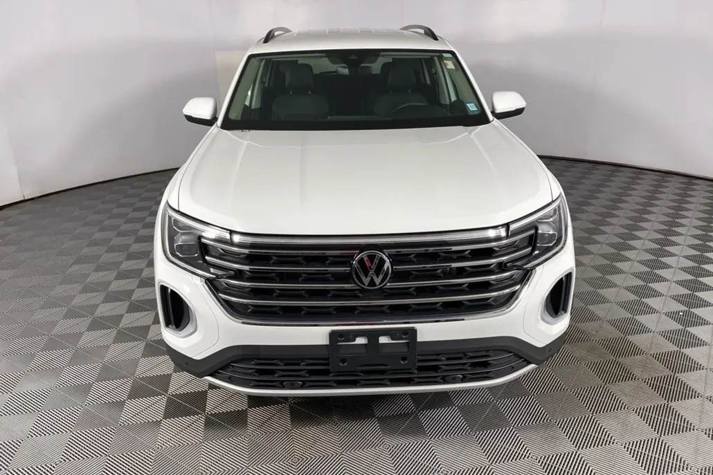 2024 Volkswagen Atlas SE Technology photo 1