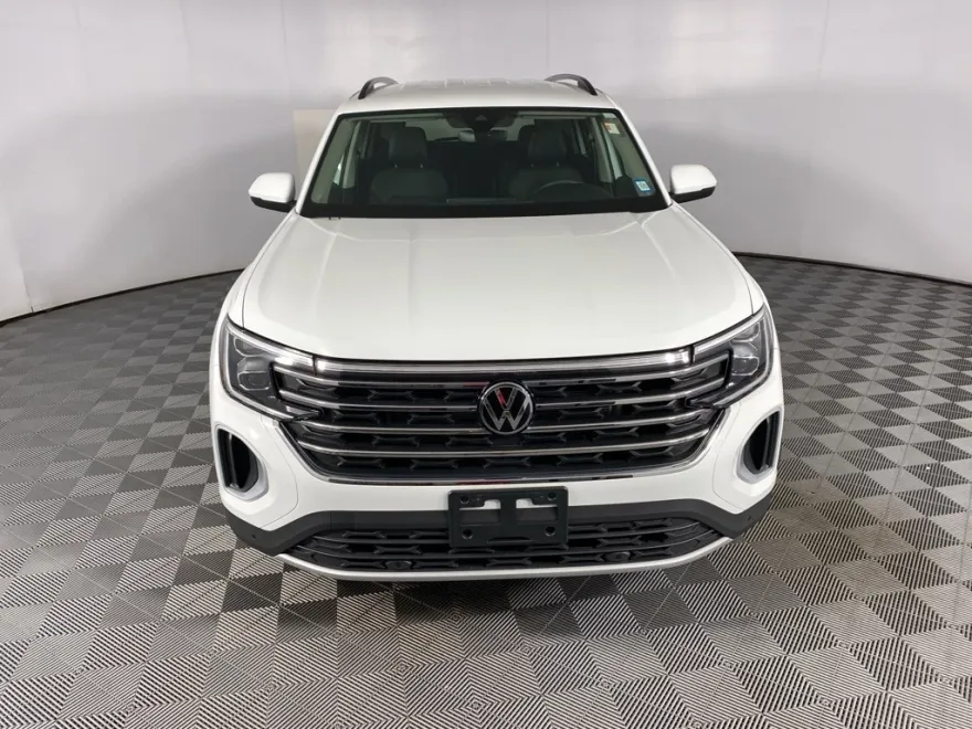 2024 Volkswagen Atlas SE Technology photo 1