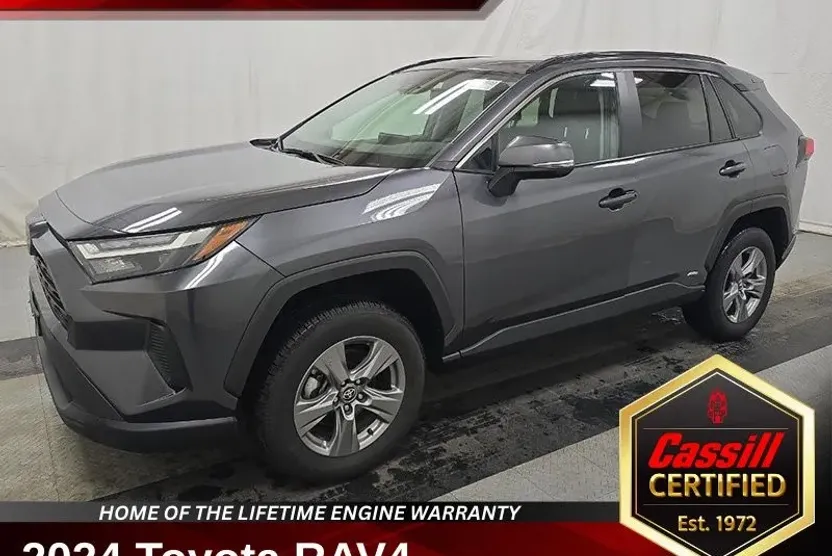 2024 Toyota RAV4 Hybrid XLE photo 1