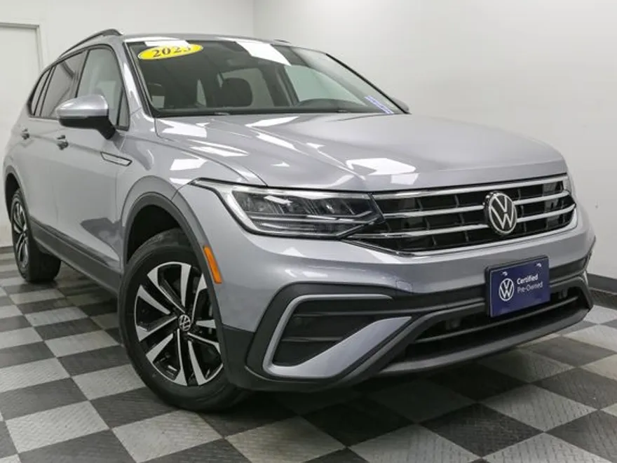 2023 Volkswagen Tiguan S photo 1