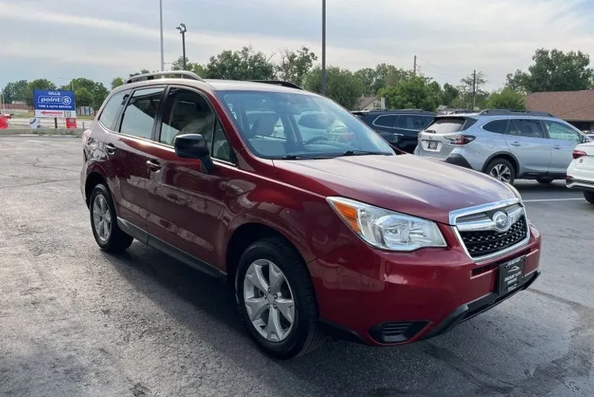 2016 Subaru Forester 2.5i photo 1