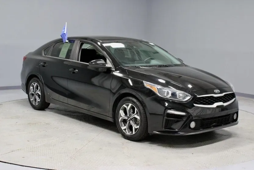 2019 Kia Forte LXS photo 1
