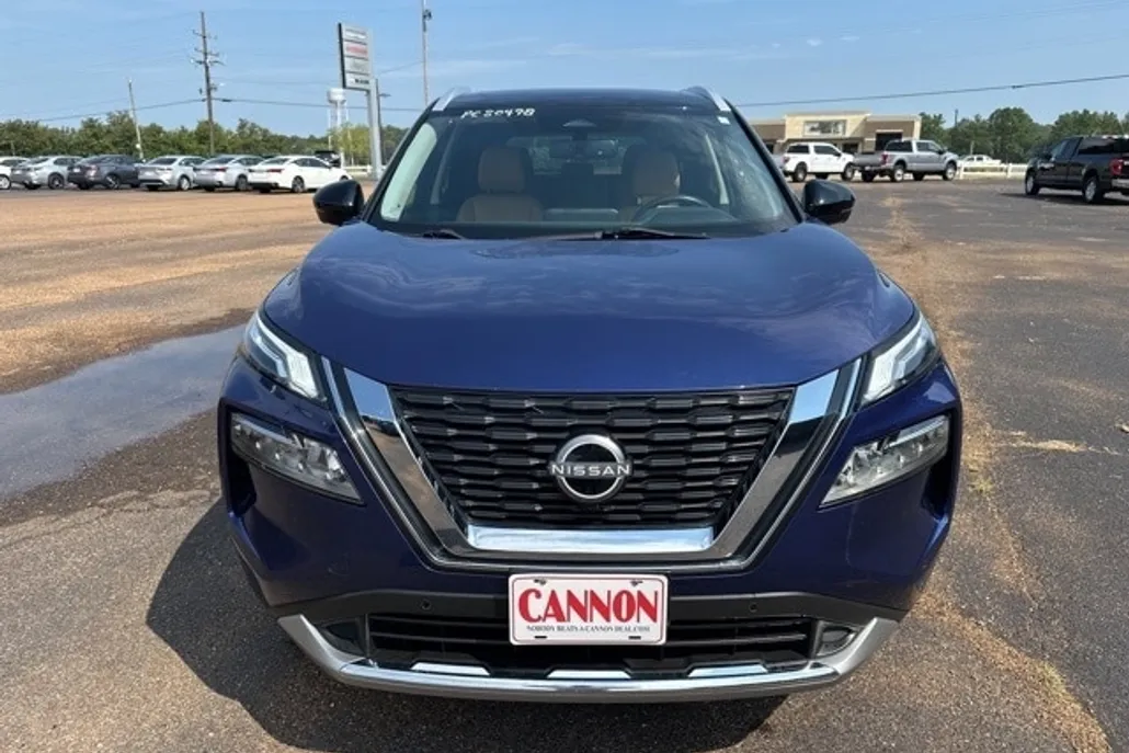 2023 Nissan Rogue Platinum photo 1