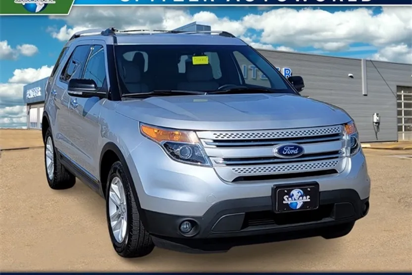 2014 Ford Explorer XLT photo 1