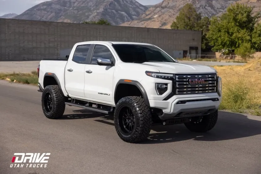 2023 Gmc Canyon Denali photo 1
