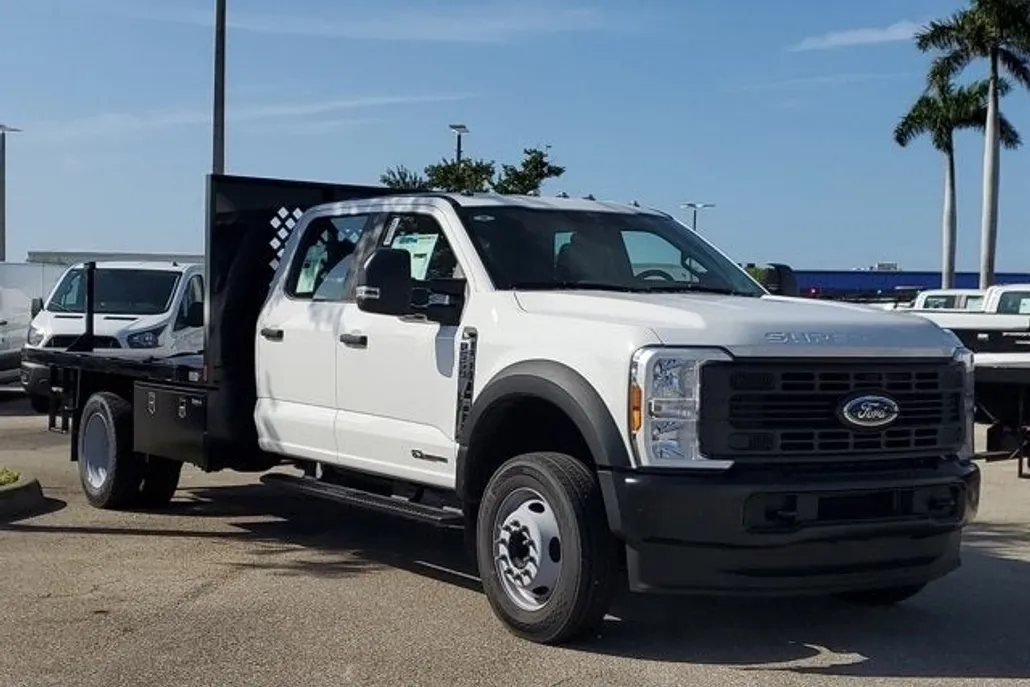 2024 Ford F-550 photo 1