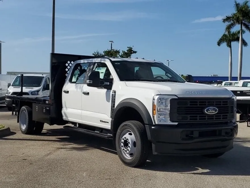2024 Ford F-550 photo 1
