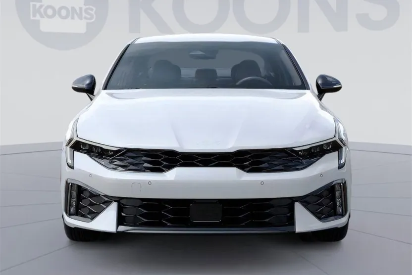 2025 Kia K5 GT-Line photo 1