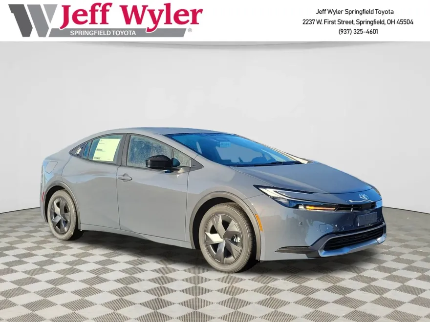 2026 Toyota Prius Plug-in Hybrid SE photo 1