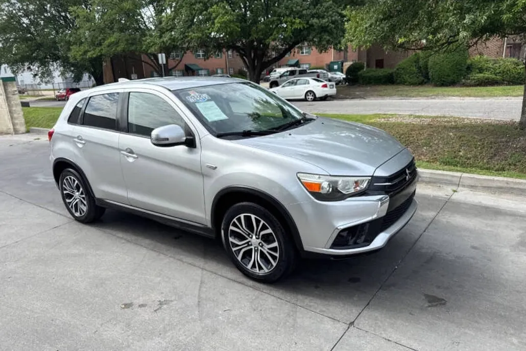 2019 Mitsubishi Outlander Sport ES photo 1