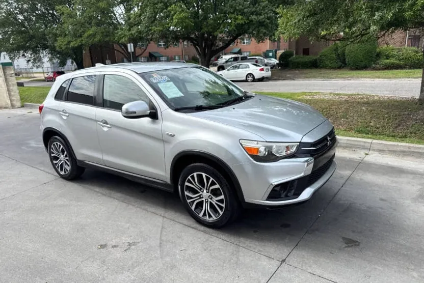 2019 Mitsubishi Outlander Sport ES photo 1
