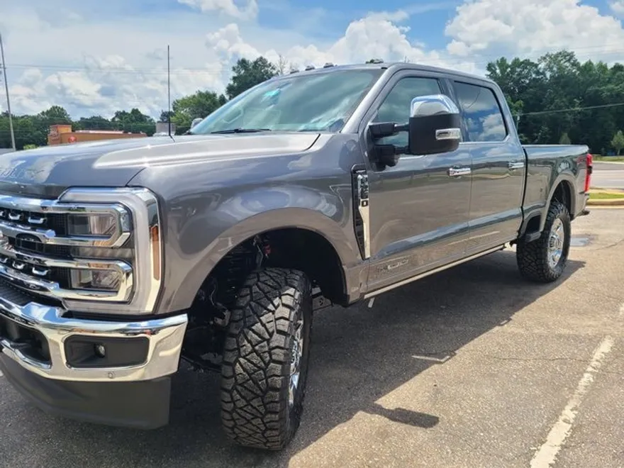2025 Ford F-250 photo 1