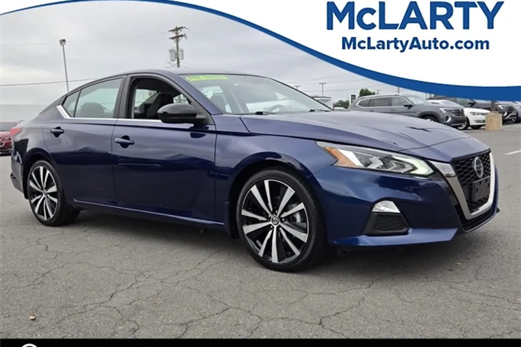 2022 Nissan Altima 2.5 SR photo 1