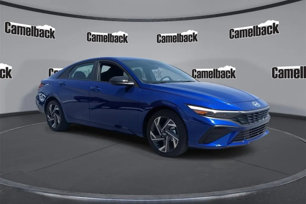 2025 Hyundai Elantra SEL Sport photo 1