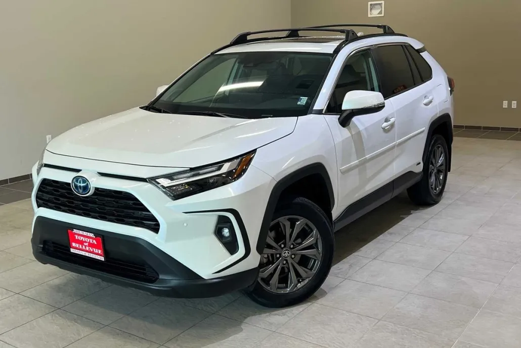 2024 Toyota RAV4 Hybrid XLE Premium photo 1