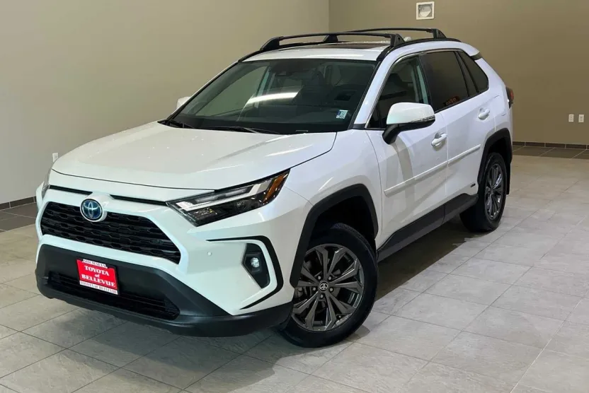 2024 Toyota RAV4 Hybrid XLE Premium photo 1
