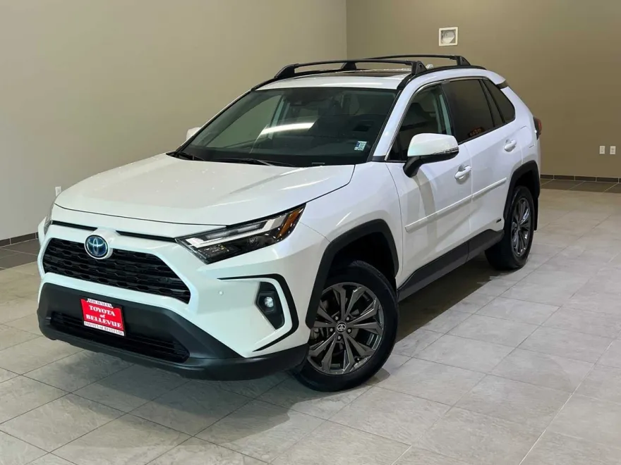 2024 Toyota RAV4 Hybrid XLE Premium photo 1