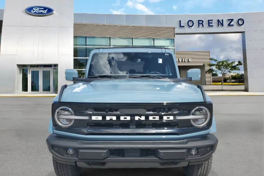 2022 Ford Bronco Outer Banks photo 1