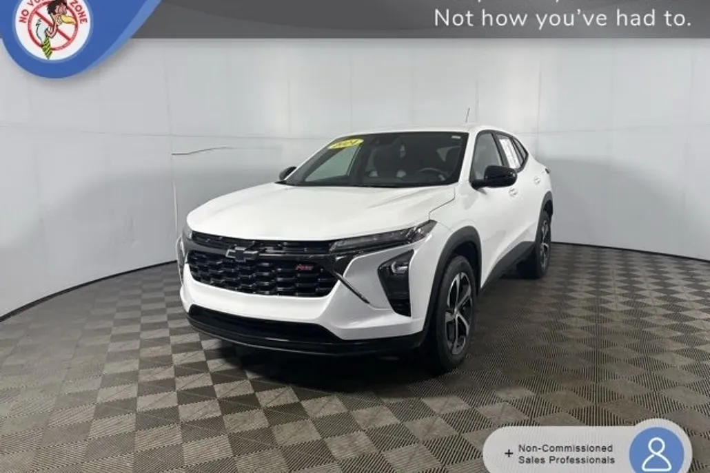 2024 Chevrolet Trax LS photo 1