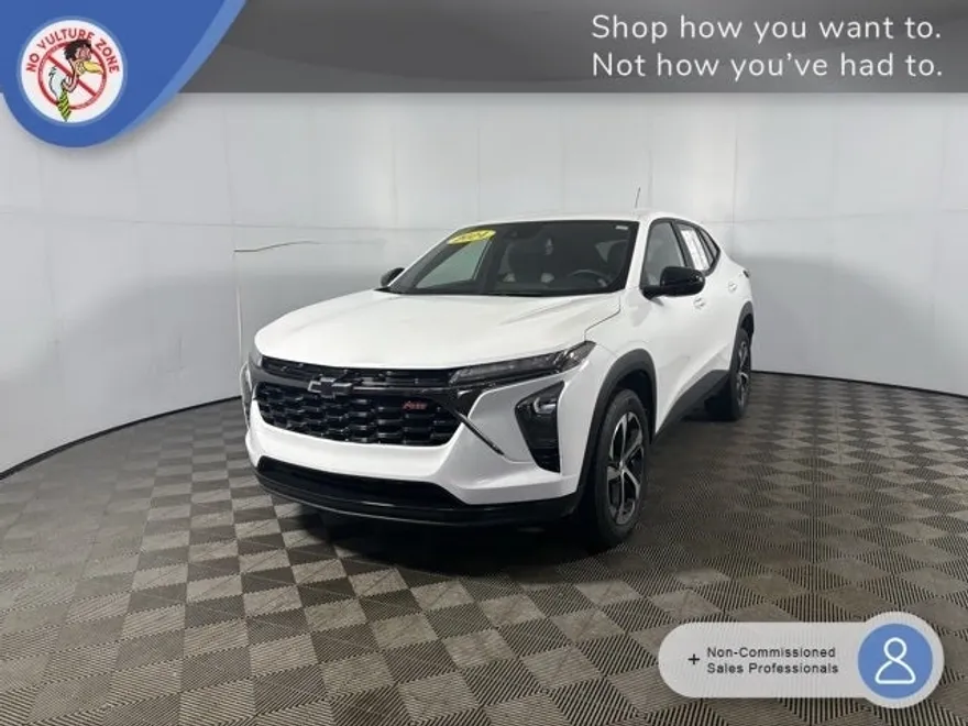 2024 Chevrolet Trax LS photo 1