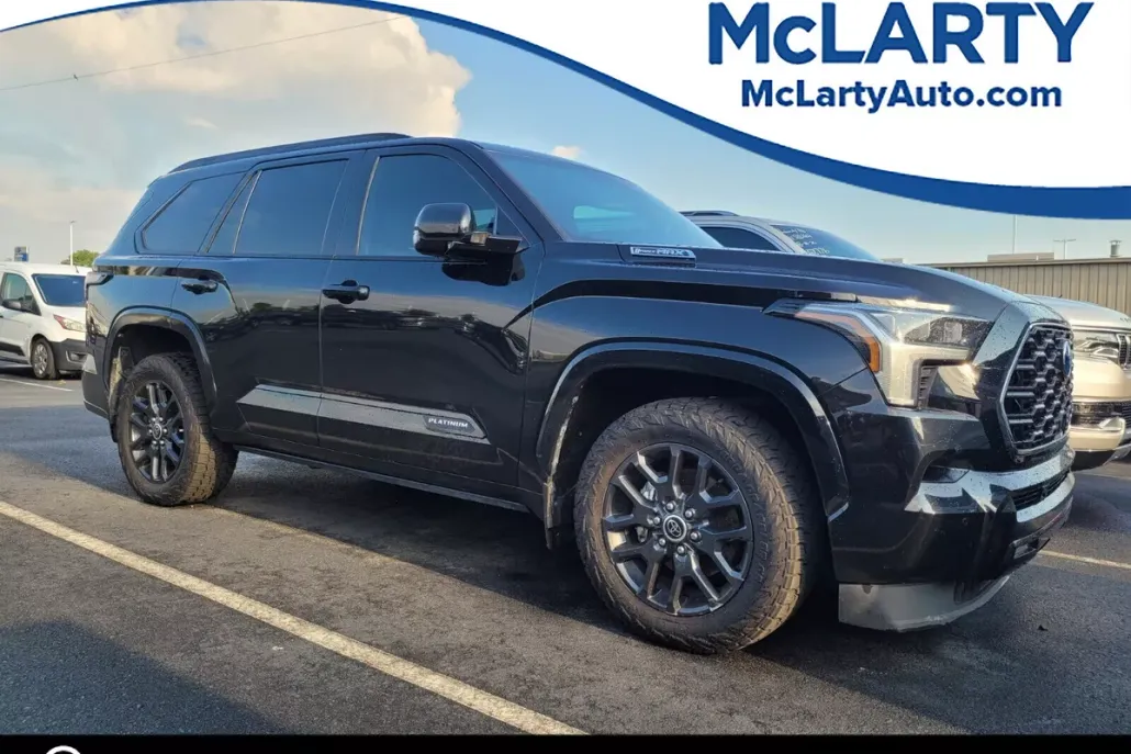 2023 Toyota Sequoia Platinum photo 1