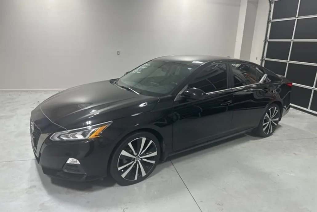 2019 Nissan Altima 2.5 SR photo 1