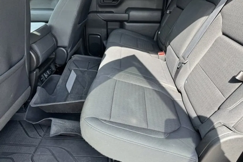 2019 Chevrolet Silverado 1500 LT photo 1