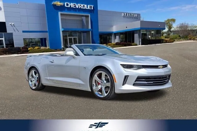 2018 Chevrolet Camaro 1LT photo 1