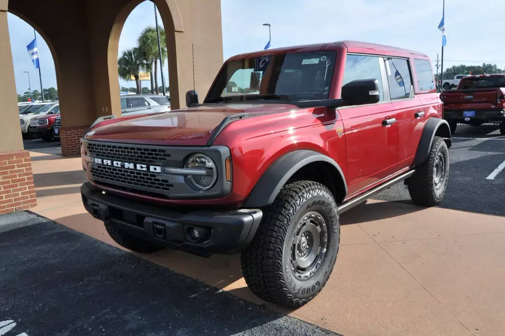 2025 Ford Bronco Badlands photo 1