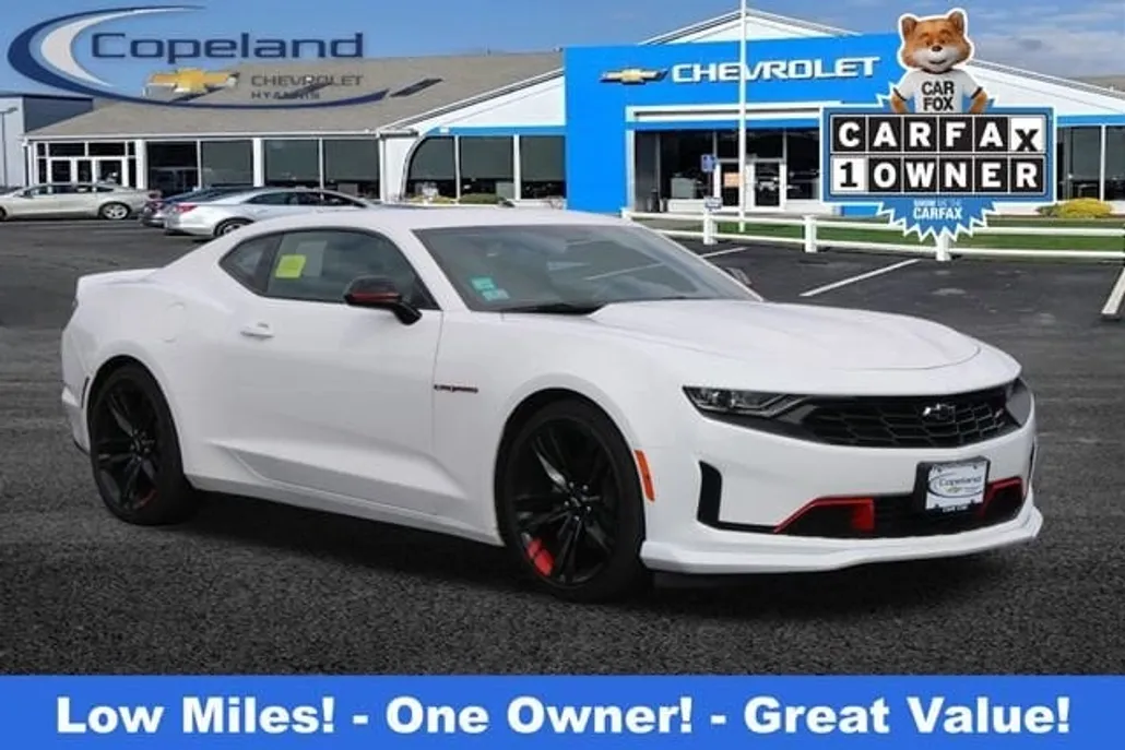 2021 Chevrolet Camaro 2LT photo 1