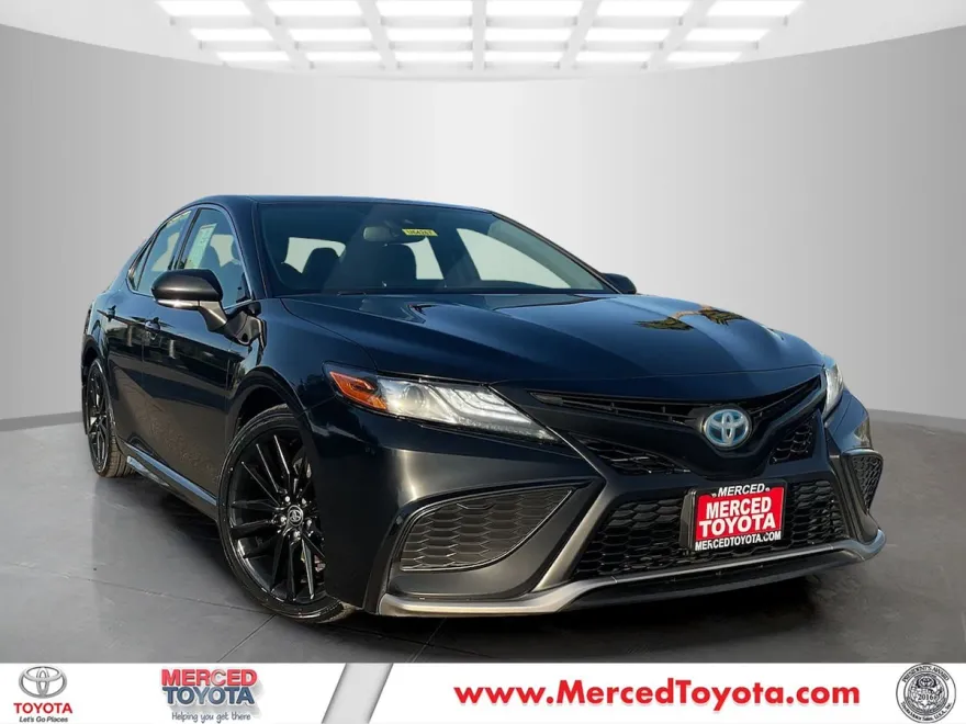 2024 Toyota Camry Hybrid XSE photo 1