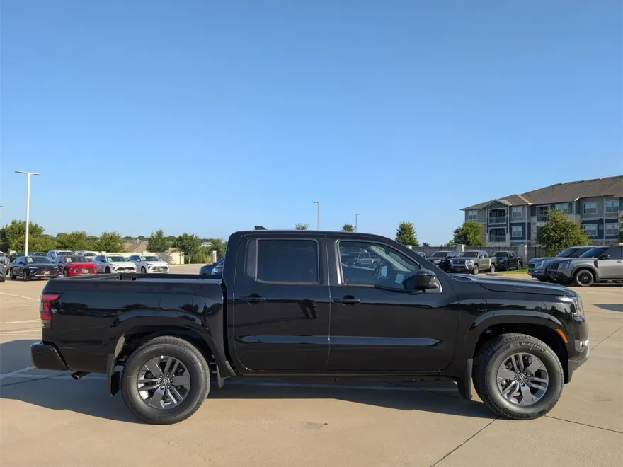 2025 Nissan Frontier SV photo 1