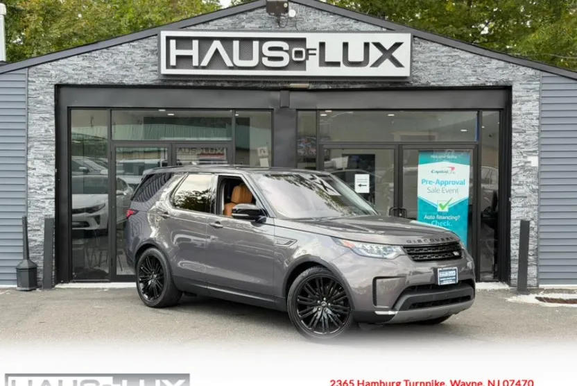 2017 Land Rover Discovery HSE Luxury photo 1