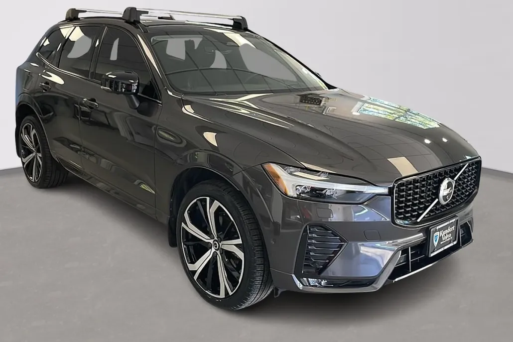 2023 Volvo XC60 Ultimate photo 1