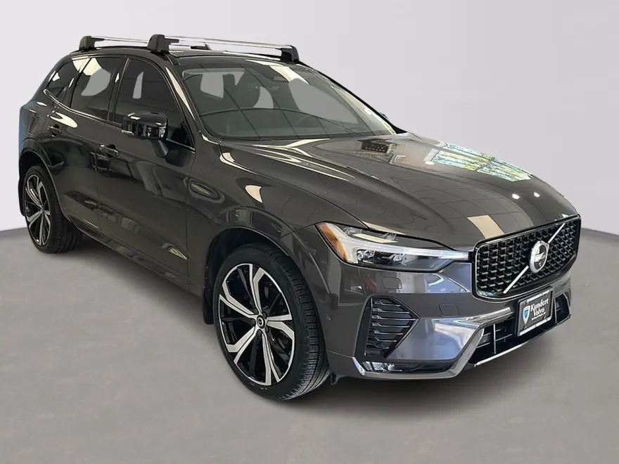 2023 Volvo XC60 Ultimate photo 1