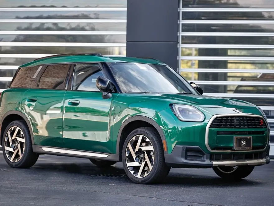2025 Mini Cooper S ALL4 photo 1