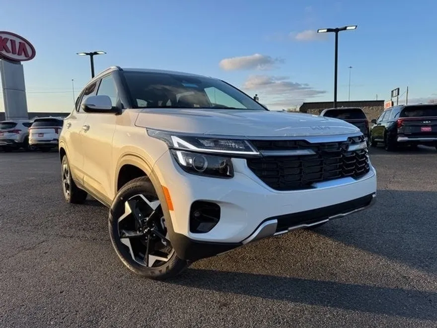 2025 Kia Seltos S photo 1