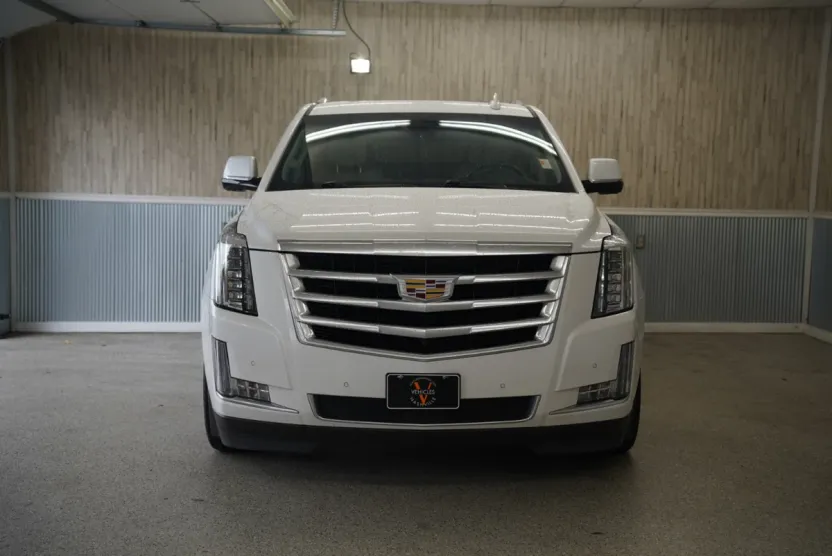2018 Cadillac Escalade Premium Luxury photo 1