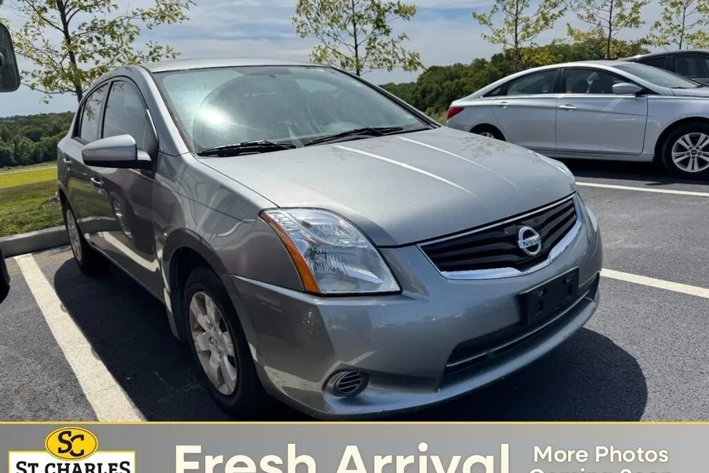 2011 Nissan Sentra 2.0 photo 1